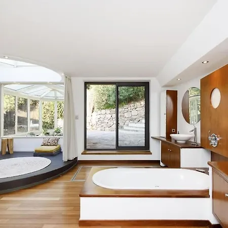 Oneiro, Vue Imprenable A Villa